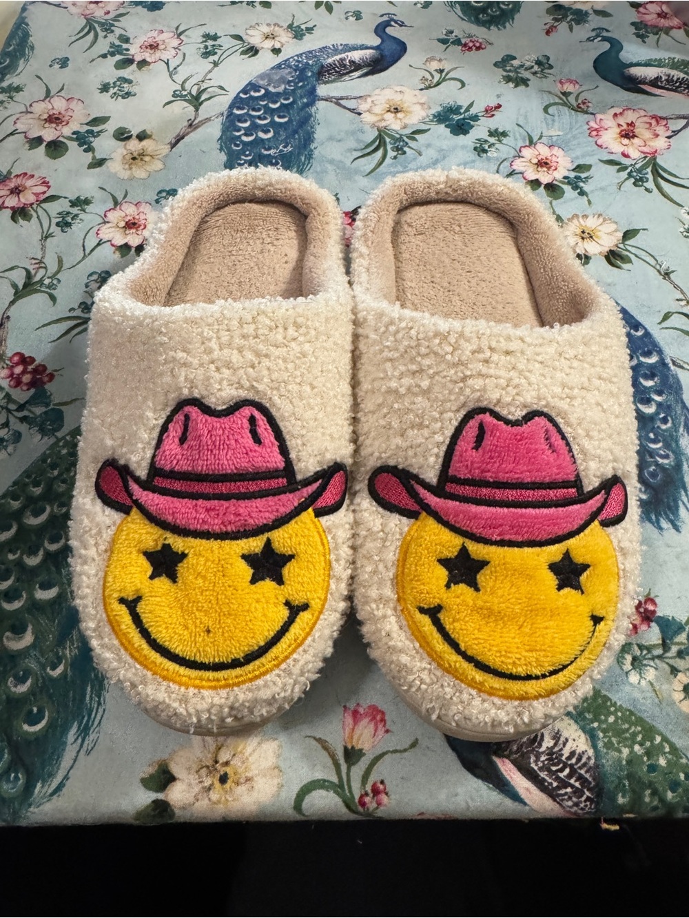 Cozy cowgirl Face Slipper -Cream with Pink & Yellow